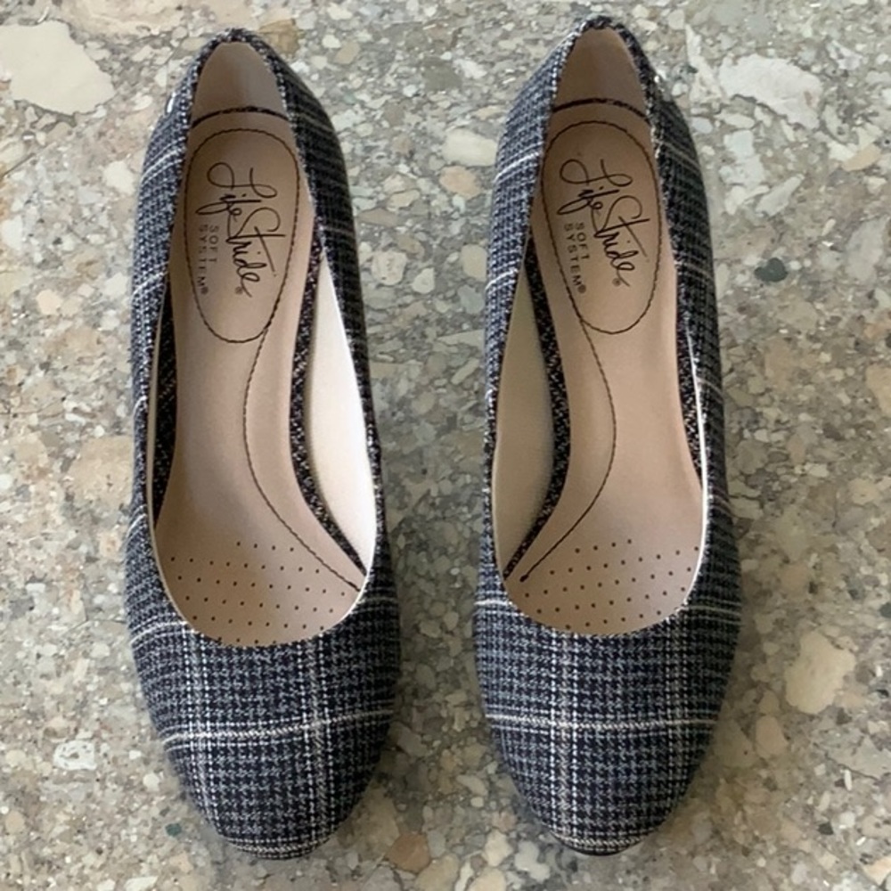 Life Stride Pumps